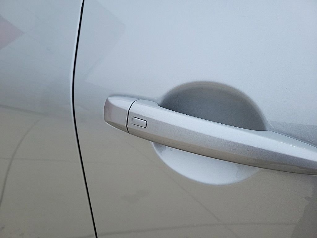 New 2025 Nissan Pathfinder SV image 10