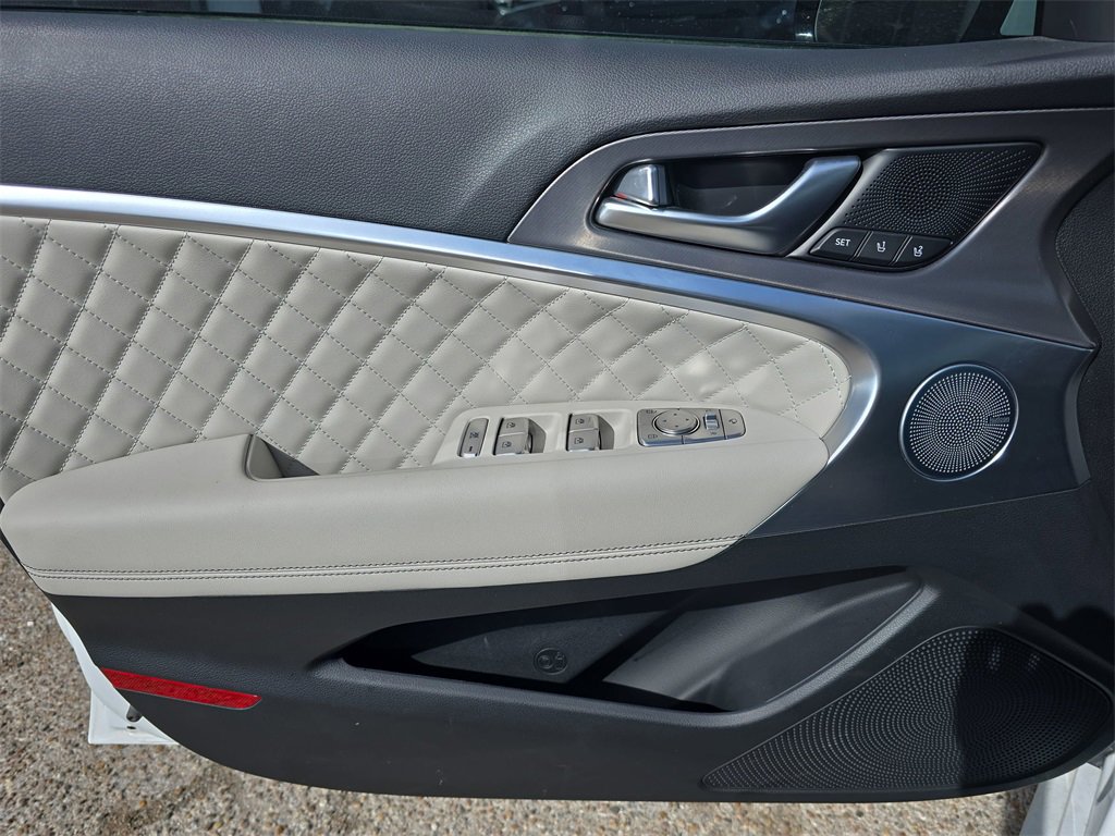 Used 2025 Genesis G70 3.3T Advanced w/ Sport Prestige Package image 26