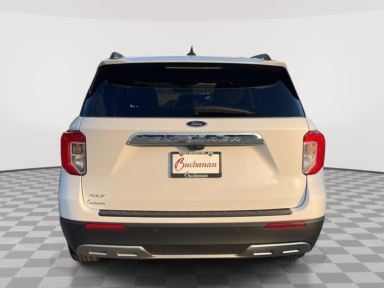 Used 2024 Ford Explorer XLT w/ Equipment Group 202A image 6