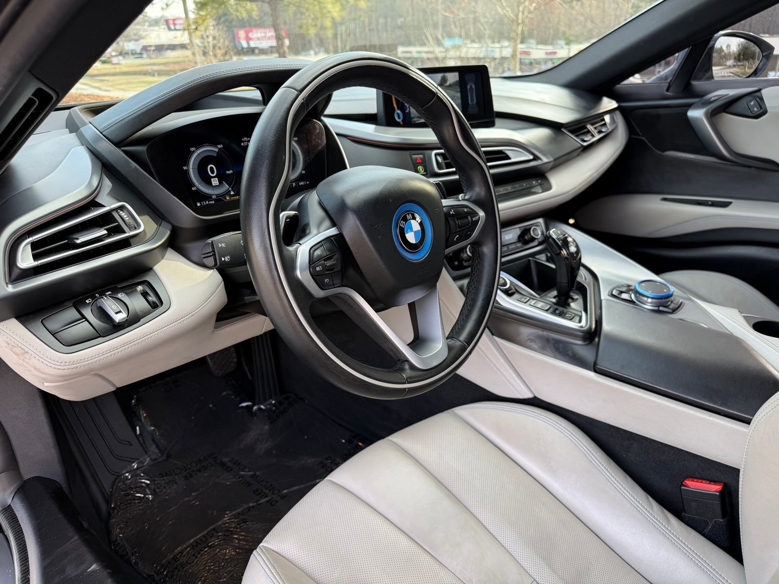Used 2015 BMW i8 image 21