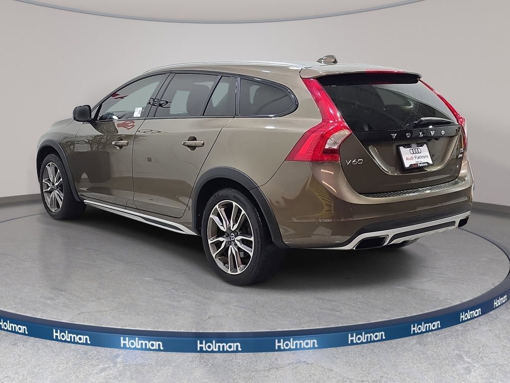 Used 2016 Volvo V60 T5 Cross Country w/ Convenience Package image 8