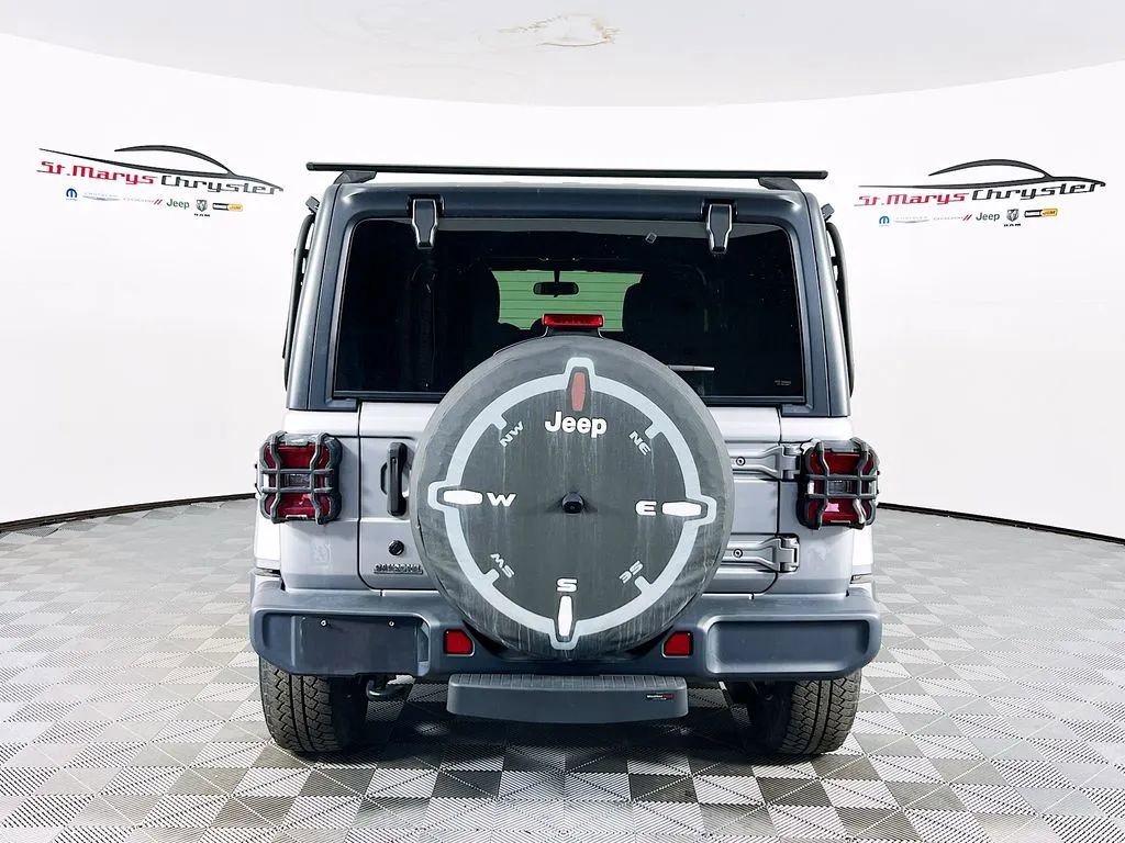 Used 2019 Jeep Wrangler Unlimited Sahara w/ Cold Weather Group AWD/4WD image 7