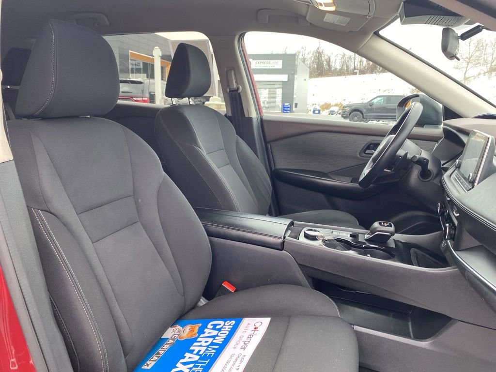 Used 2023 Nissan Rogue S image 11