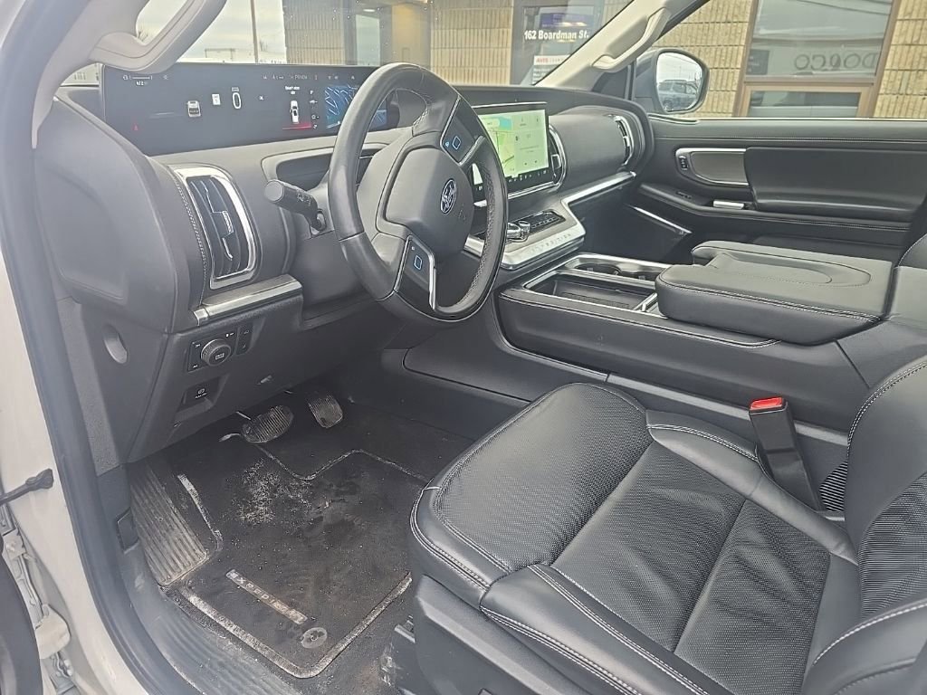 Used 2025 Ford Expedition Max Platinum image 7