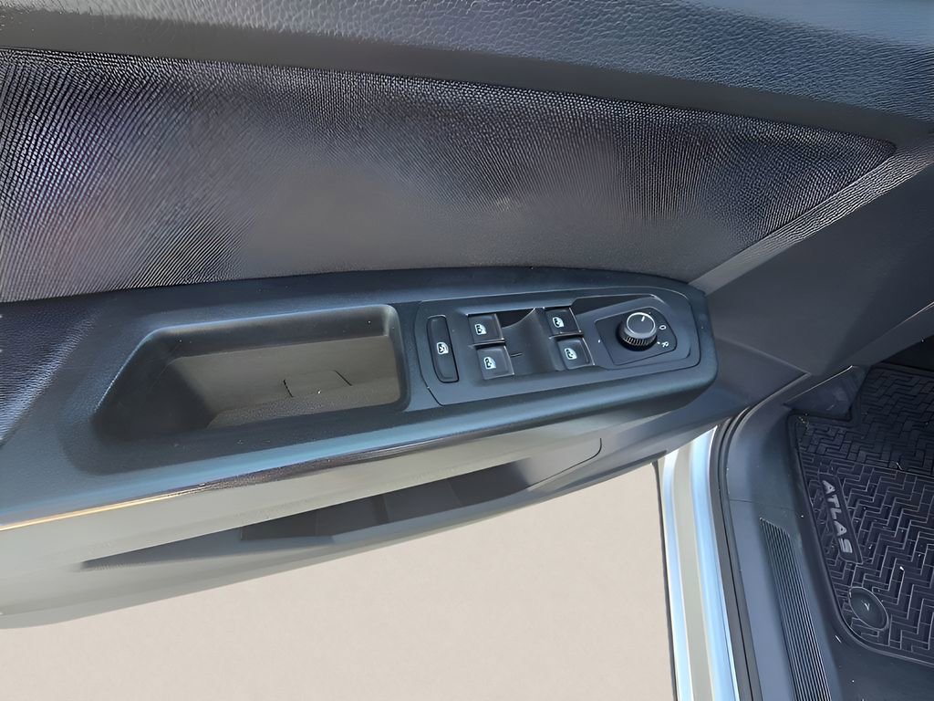 Used 2018 Volkswagen Atlas S image 28