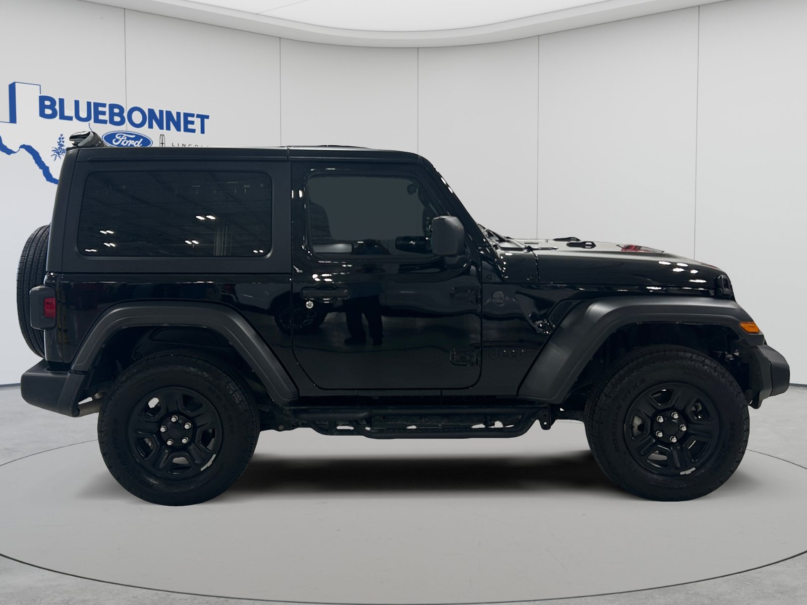 Used 2025 Jeep Wrangler Sport AWD/4WD image 4