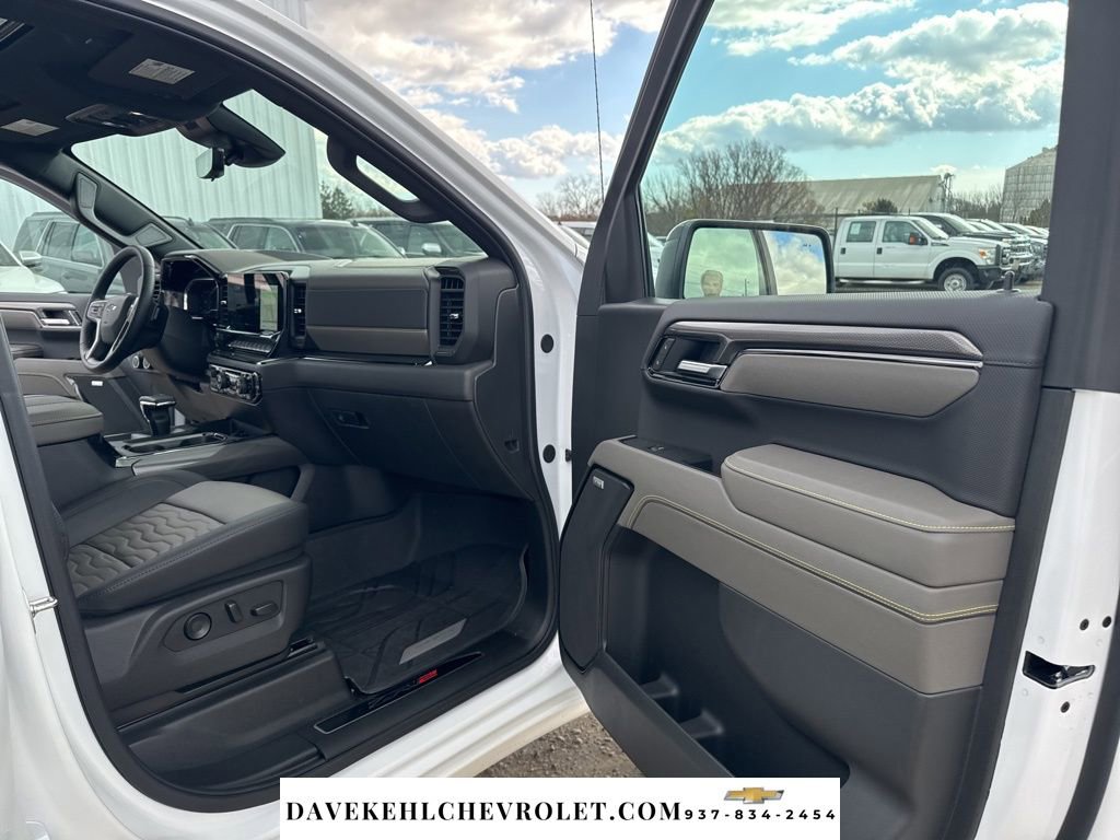 Used 2025 Chevrolet Silverado 1500 ZR2 w/ Technology Package image 28