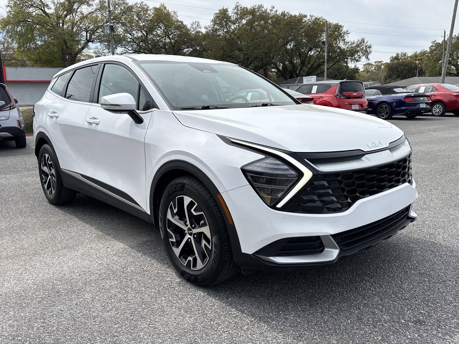 Used 2024 Kia Sportage EX image 7