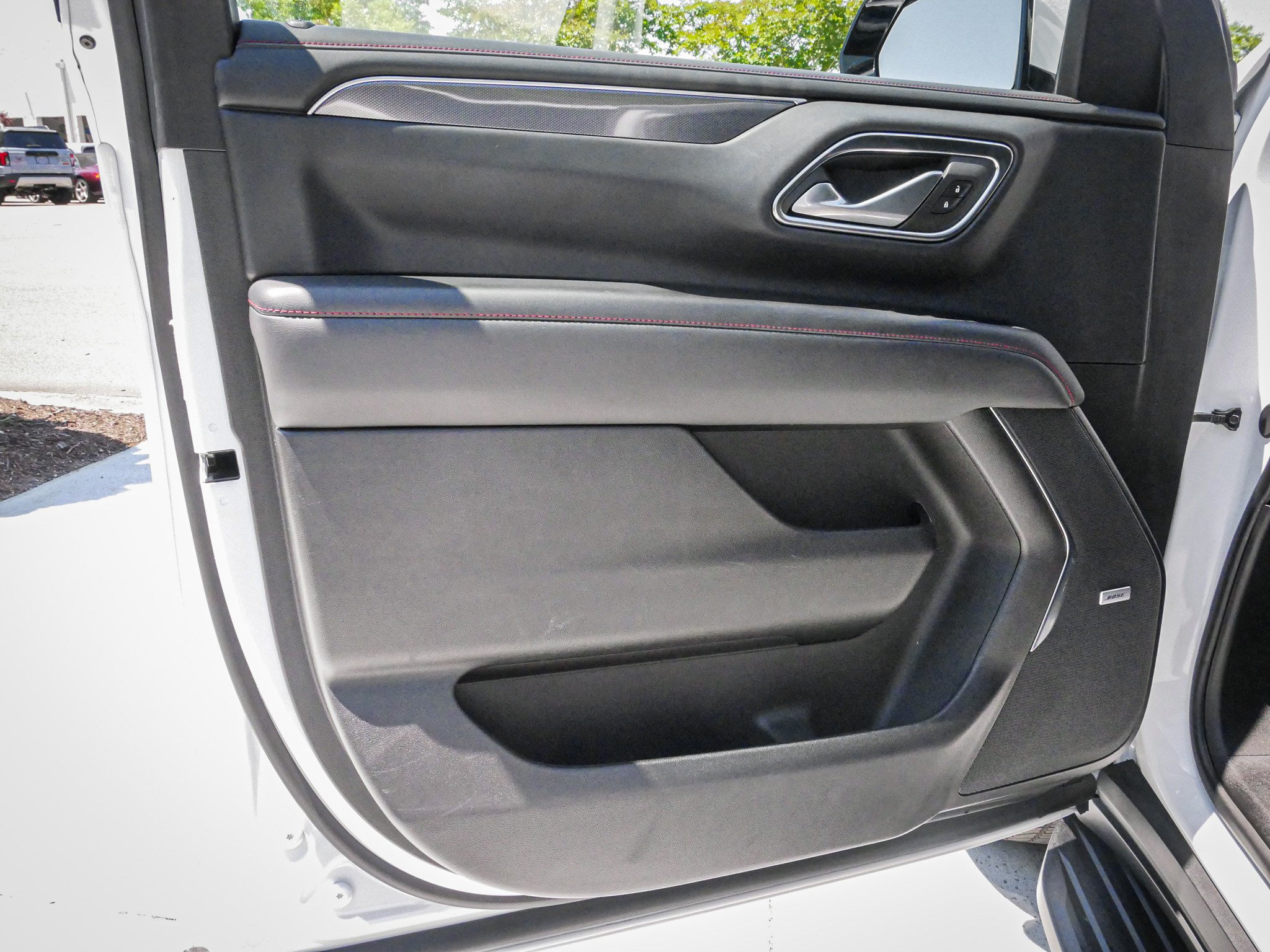 Used 2024 Chevrolet Suburban RST RWD image 14
