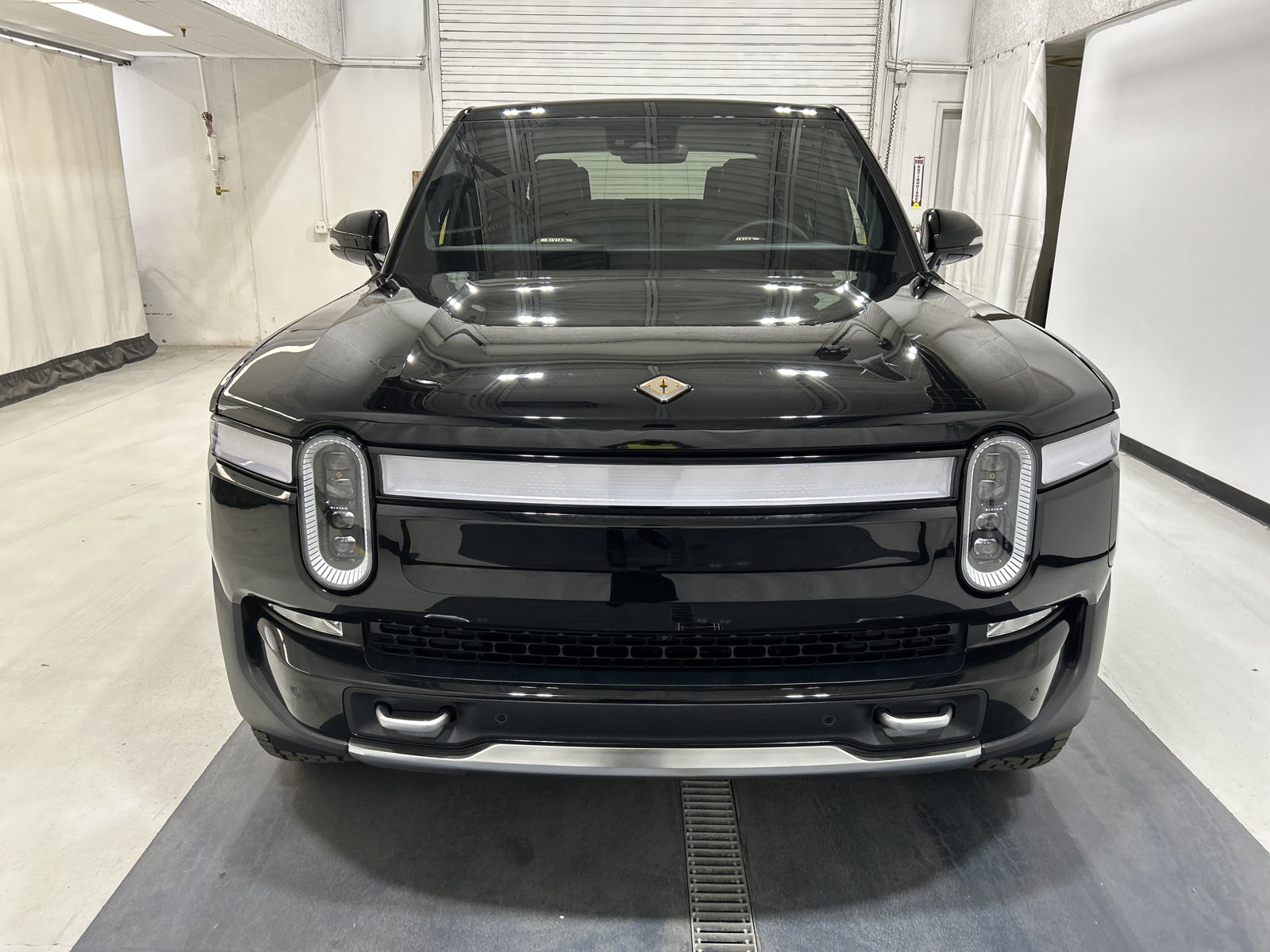 Used 2024 Rivian R1T Adventure AWD/4WD image 8