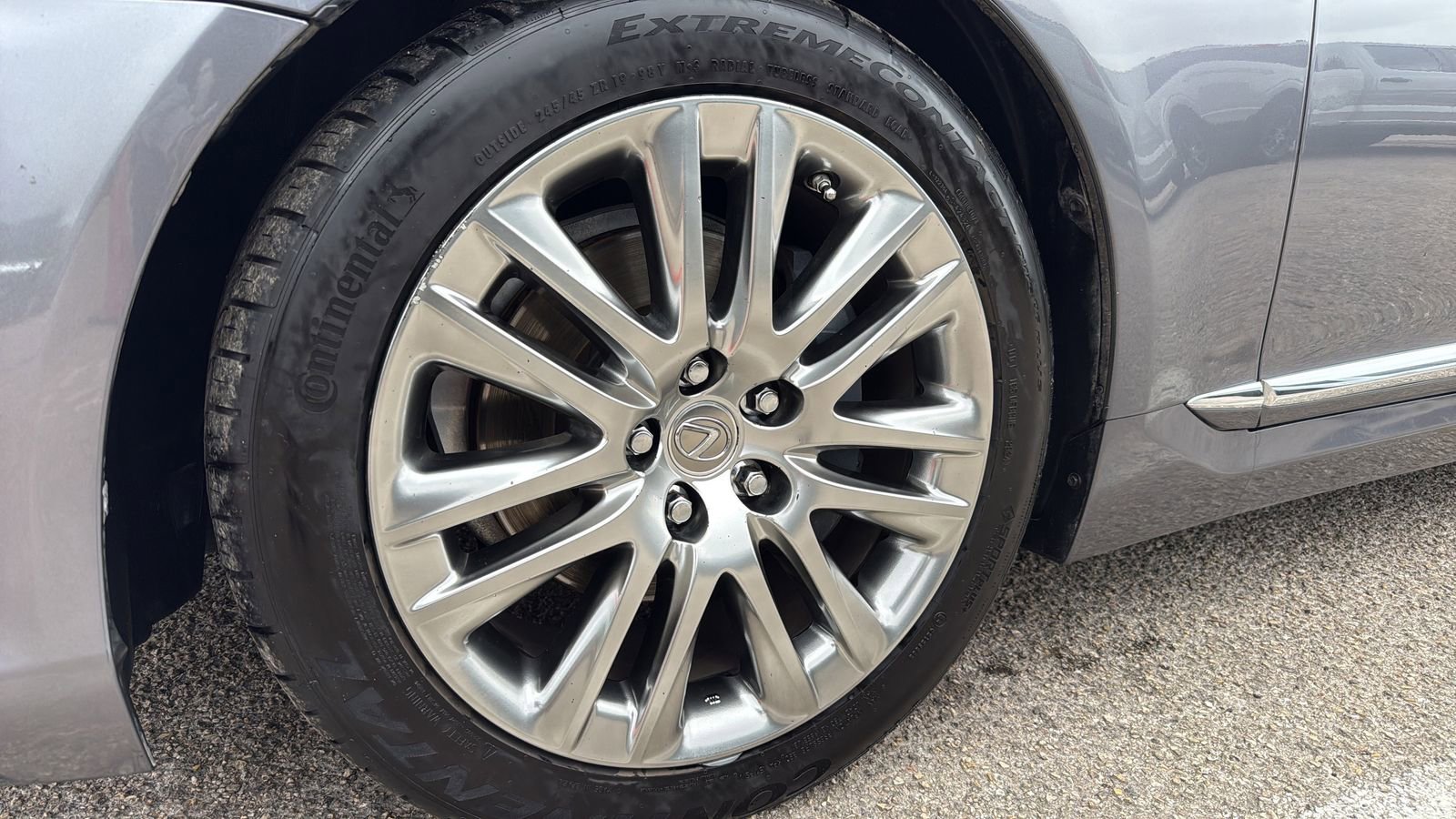 Used 2016 Lexus LS 460 w/ Comfort Package image 29