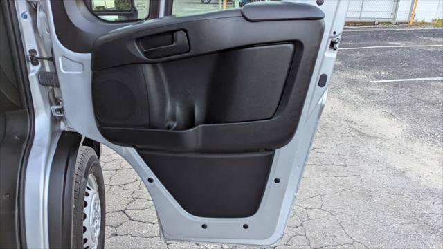 Used 2024 RAM ProMaster 2500 w/ Premium Convenience Group FWD image 21