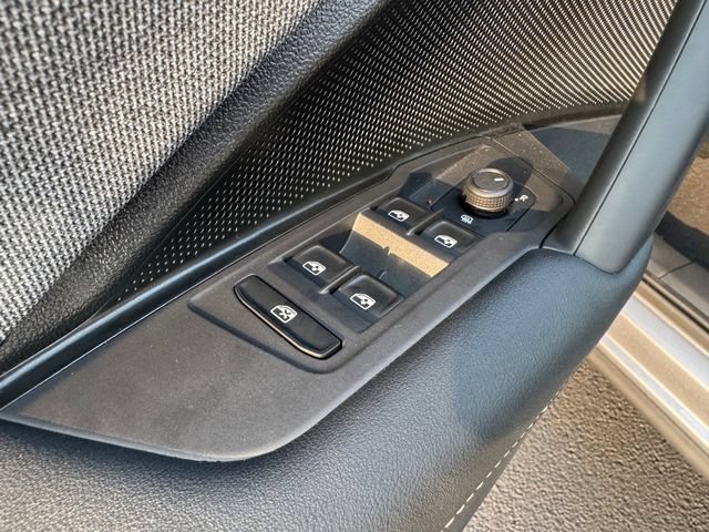 Certified 2025 Volkswagen Tiguan S FWD image 20