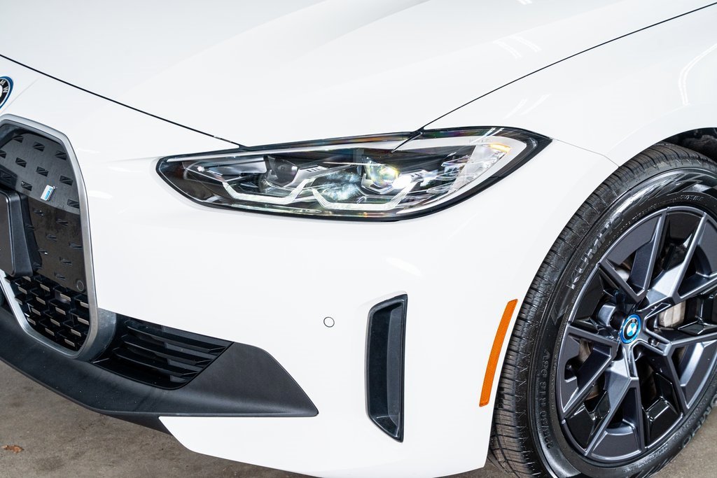 Used 2022 BMW i4 eDrive40 image 12