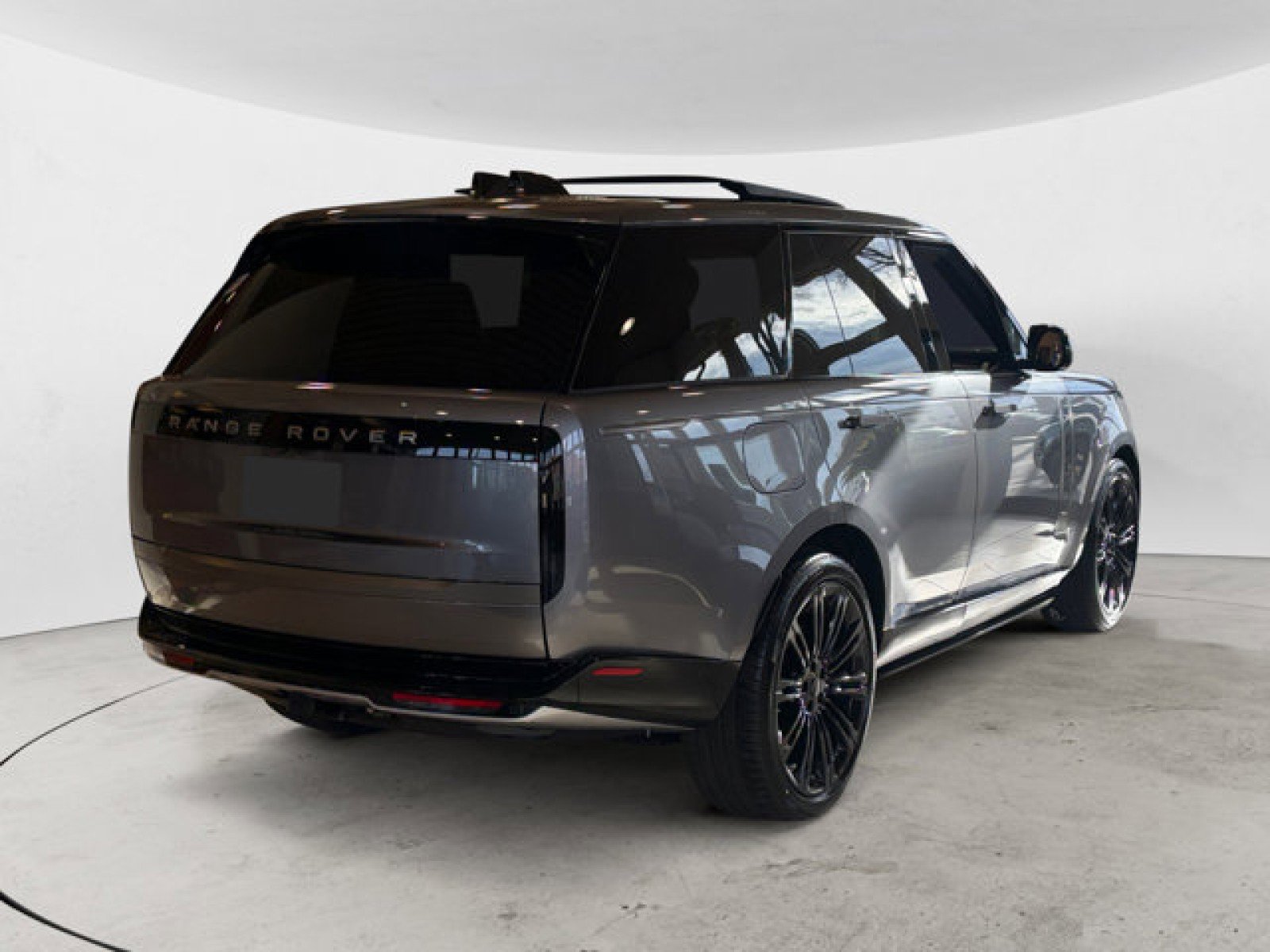 New 2026 Land Rover Range Rover SE image 3