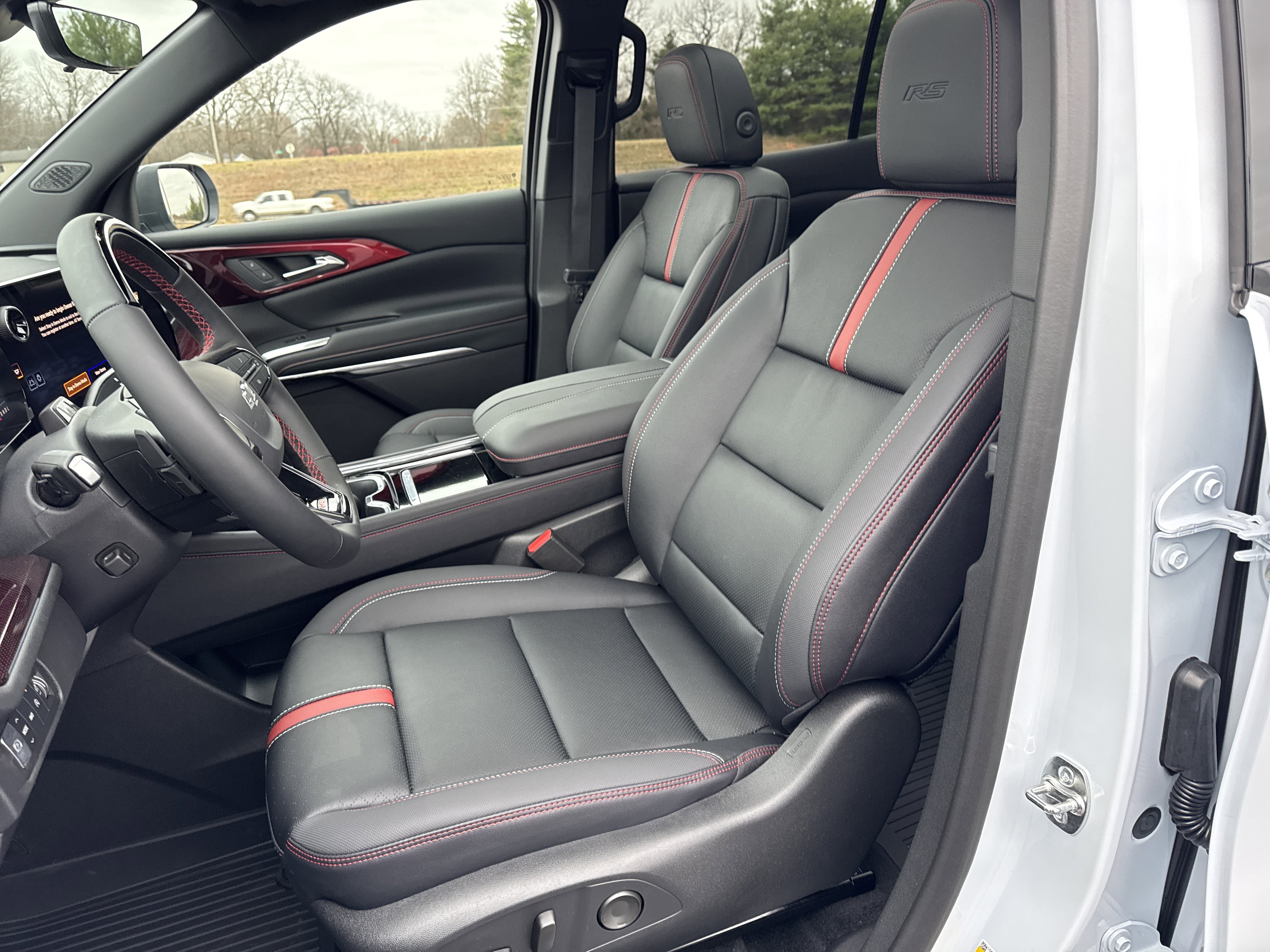 New 2026 Chevrolet Traverse RS image 6