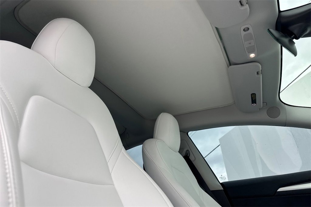 Used 2022 Tesla Model 3 Long Range image 16