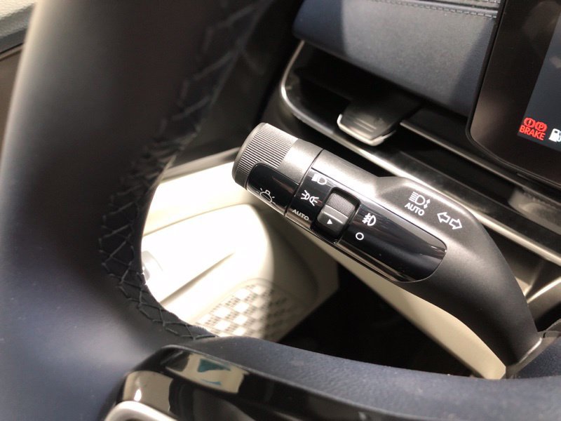 New 2026 Kia Carnival SX w/ SX Dark Edition Package FWD image 23