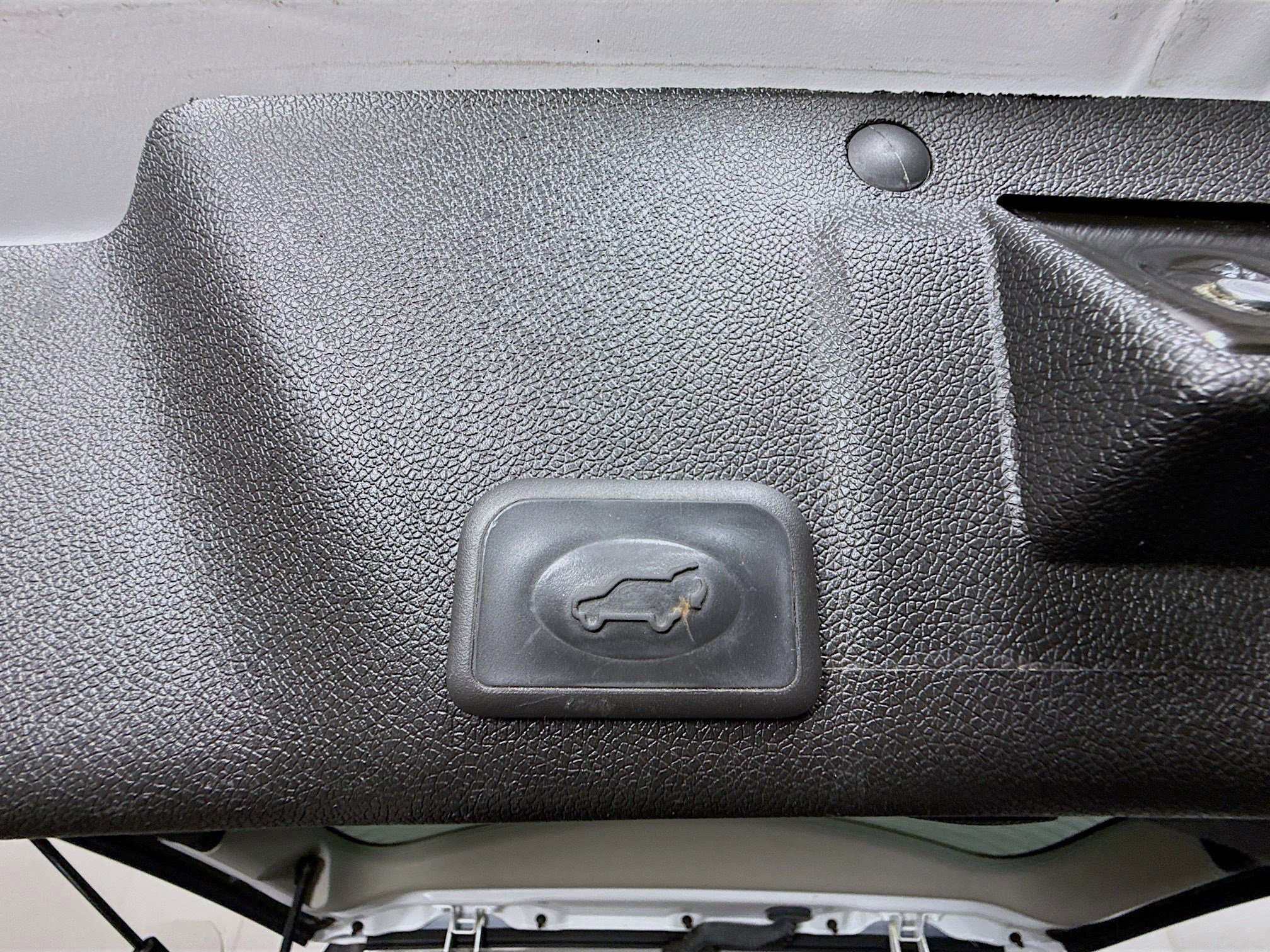 Used 2016 GMC Acadia SLE image 40