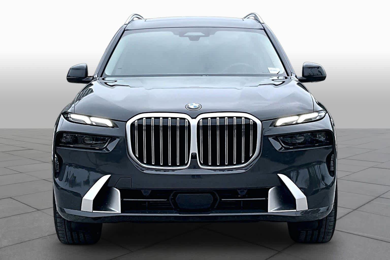 Used 2026 BMW X7 xDrive40i AWD/4WD image 3