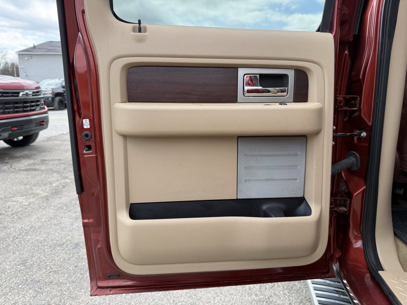 Used 2014 Ford F150 King Ranch w/ King Ranch Luxury Package image 28