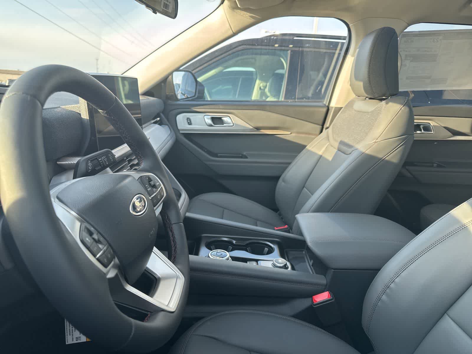 New 2026 Ford Explorer Active w/ Active Comfort Package image 30