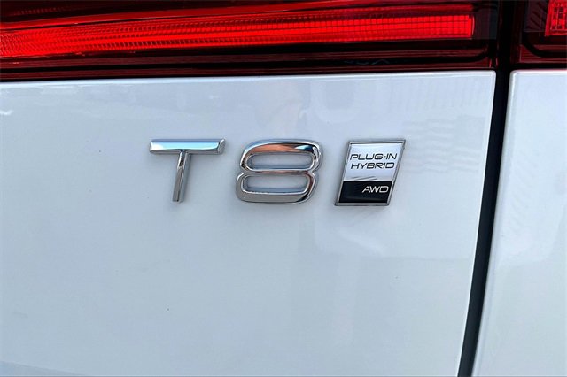 Used 2025 Volvo XC60 T8 Plus w/ Protection Package Premier image 33