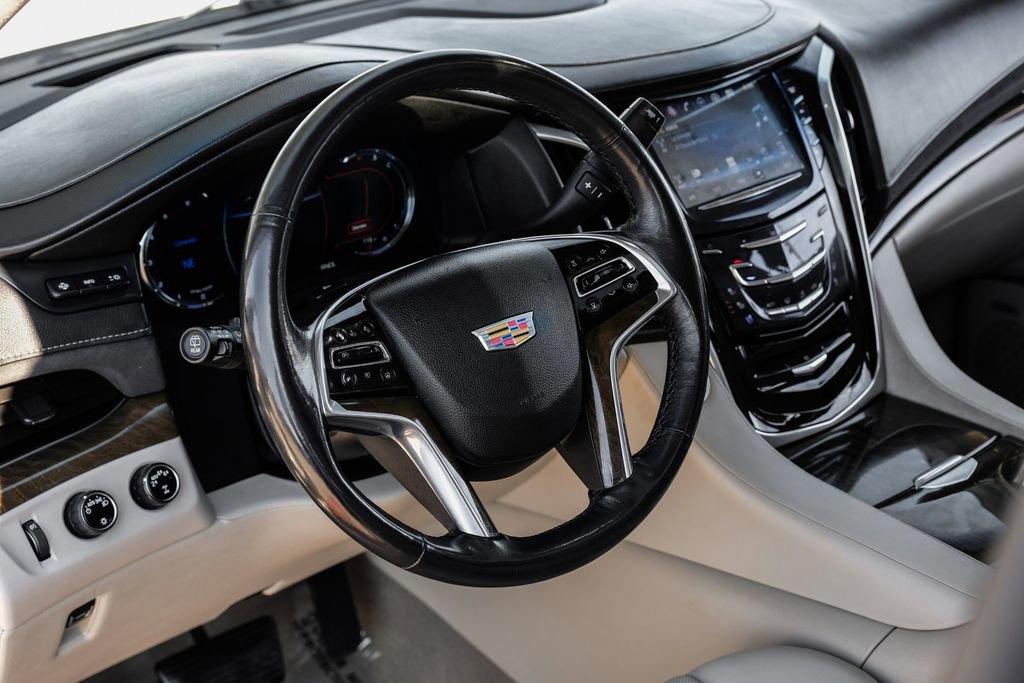 Used 2020 Cadillac Escalade ESV Premium Luxury image 13