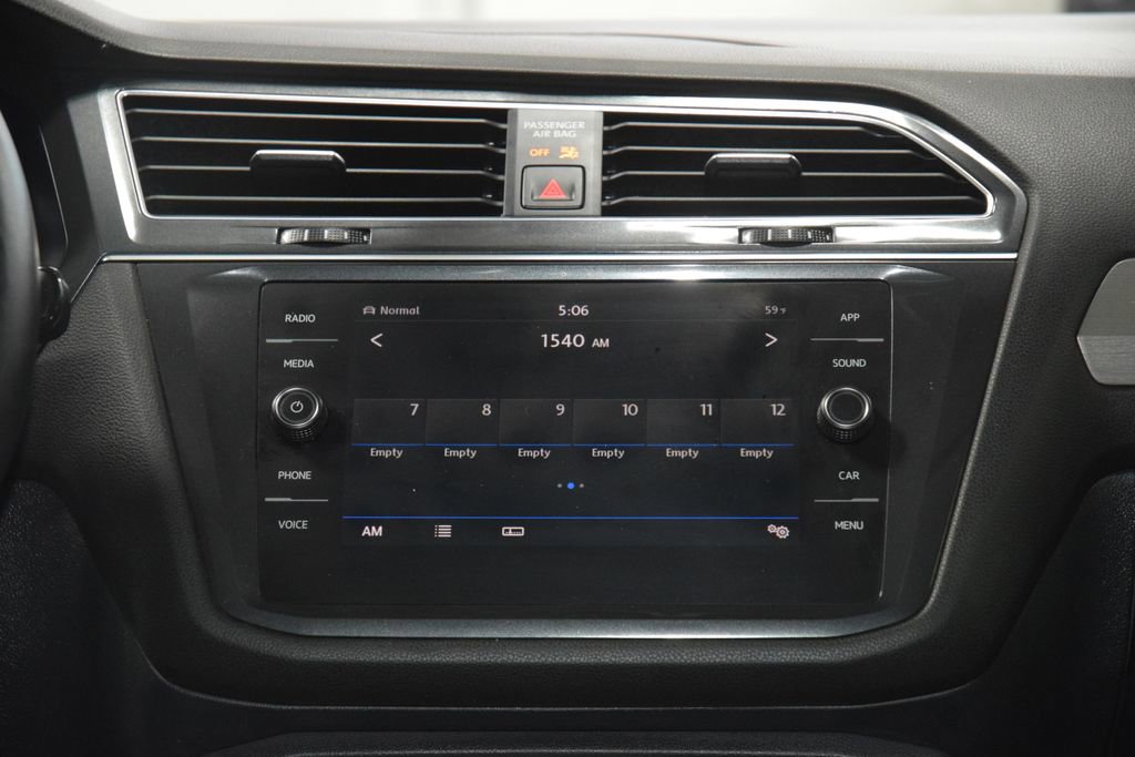 Used 2019 Volkswagen Tiguan SE w/ Panoramic Sunroof Package AWD/4WD image 28