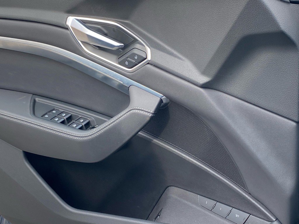 Used 2021 Audi e-tron Premium w/ Convenience Plus Package image 14