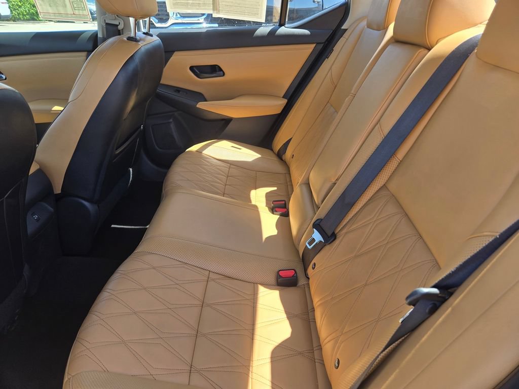 Used 2024 Nissan Sentra SV w/ SV Premium Package FWD image 12