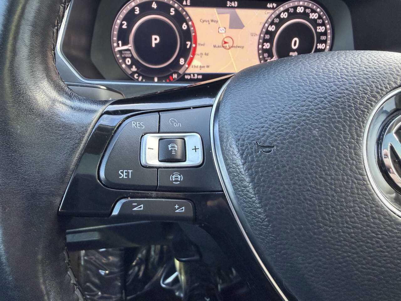 Used 2019 Volkswagen Tiguan SEL Premium w/ 3rd Row Seat Package image 25