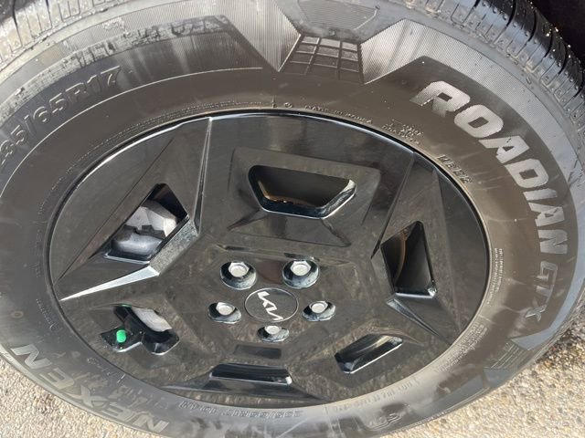 Used 2025 Kia Carnival image 9