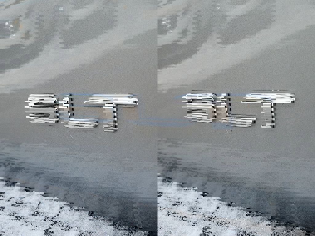 Used 2024 GMC Yukon SLT w/ SLT Luxury Package image 7