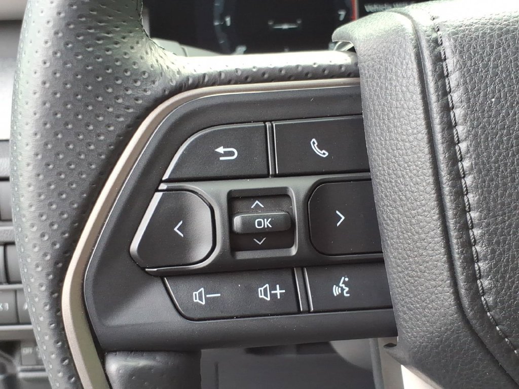 Used 2025 Toyota 4Runner Trailhunter AWD/4WD image 20