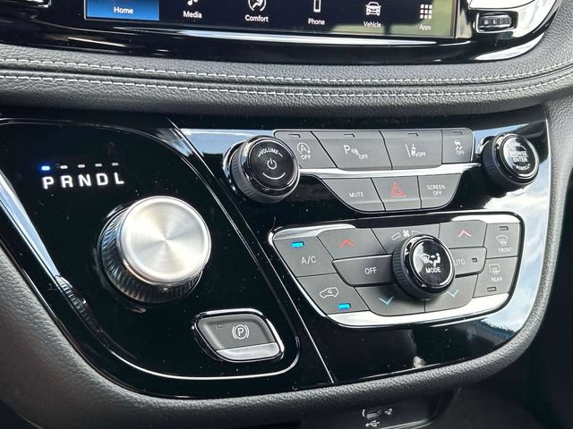 New 2026 Chrysler Pacifica Select FWD image 35