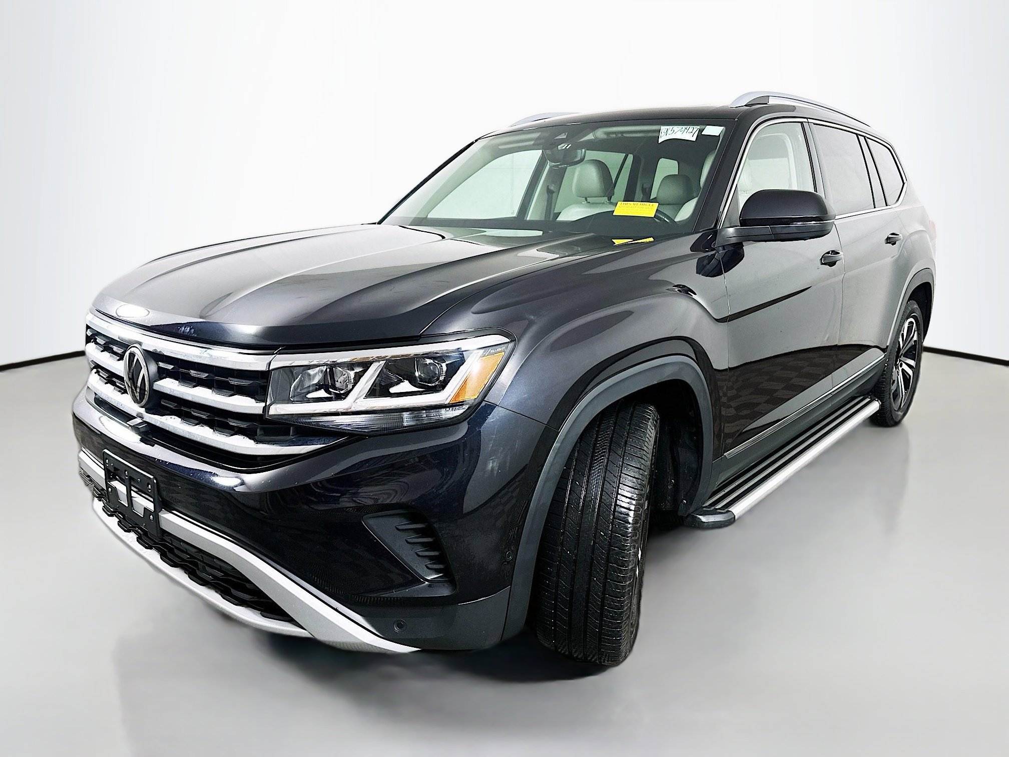 Used 2021 Volkswagen Atlas SEL Premium image 3