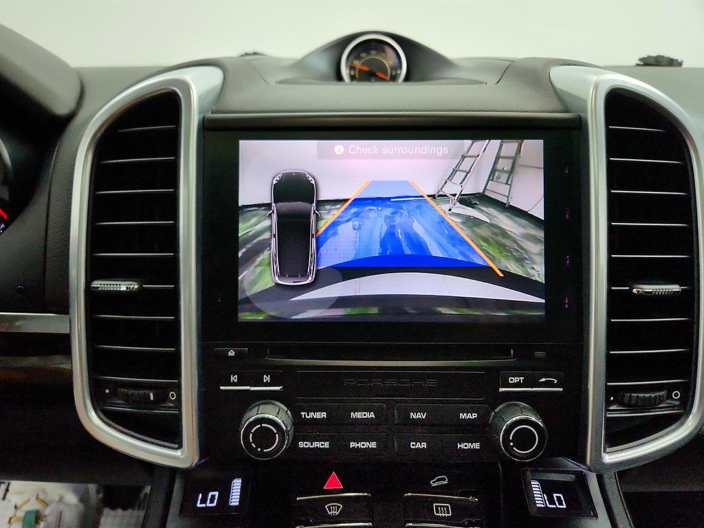 Used 2017 Porsche Cayenne Platinum Edition image 20