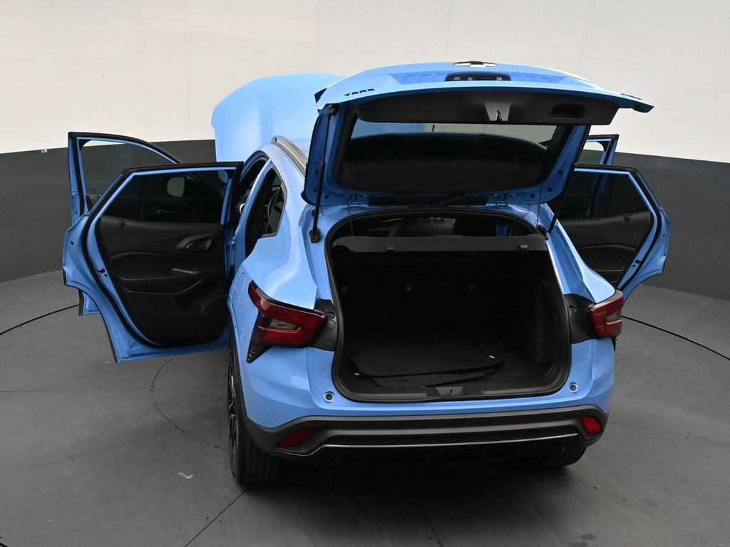Used 2024 Chevrolet Trax RS FWD image 32