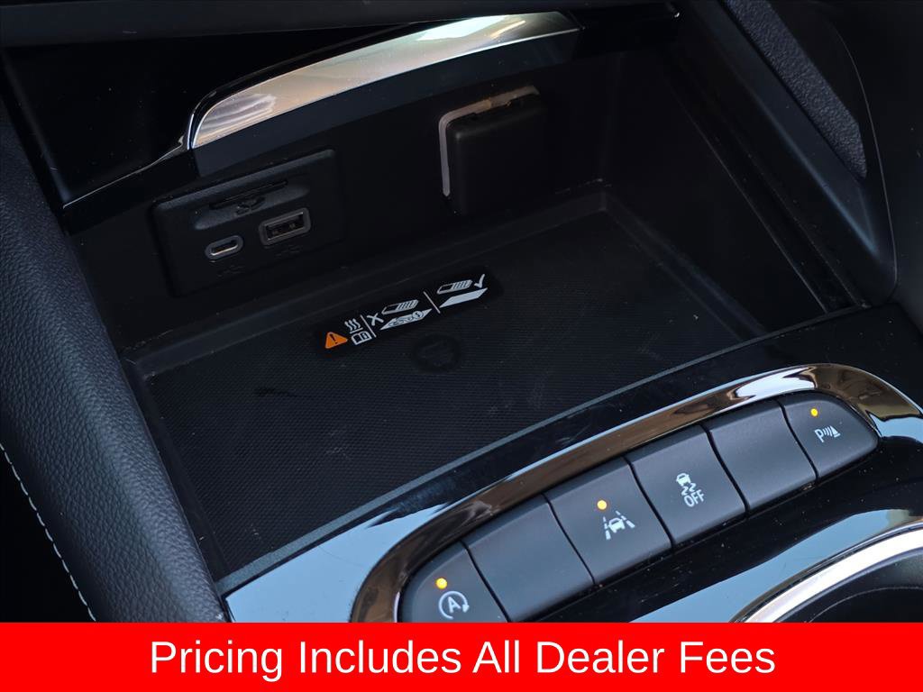 Used 2022 Buick Envision Avenir w/ Premium Seat Package FWD image 22