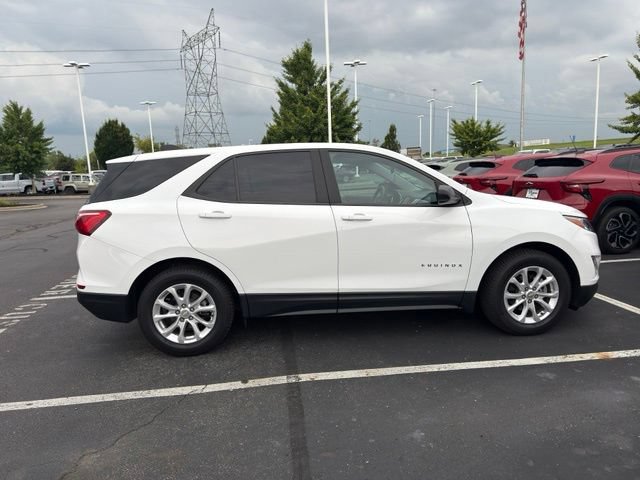 Used 2020 Chevrolet Equinox LS w/ LS Convenience Package FWD image 3