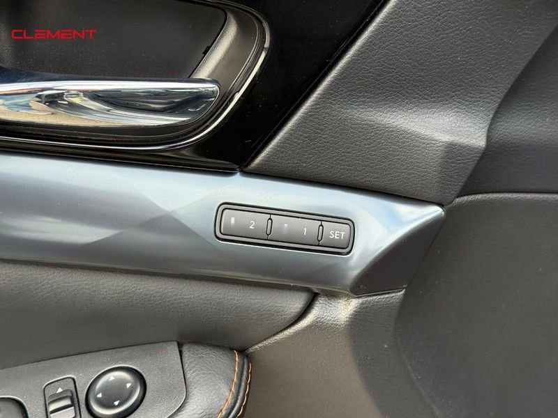 Used 2023 Nissan Maxima SR w/ Sport Mat Group image 22