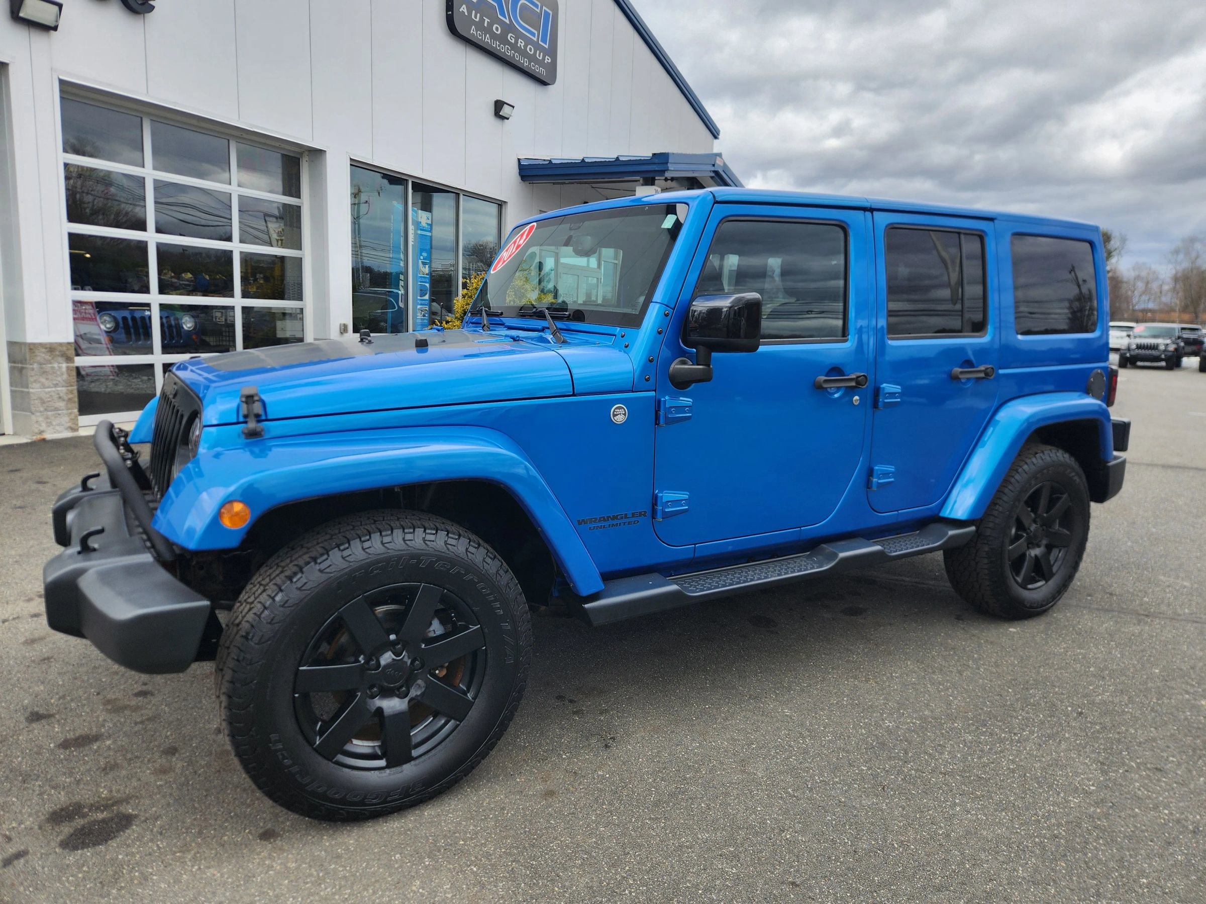 Used 2014 Jeep Wrangler Unlimited Sahara image 6