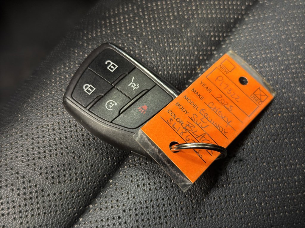 Used 2025 Chevrolet Equinox LT w/ Convenience Package II image 36