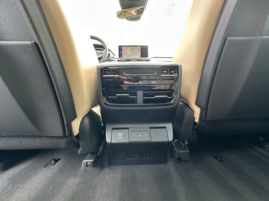 Used 2025 Acura MDX w/ Technology Package image 29