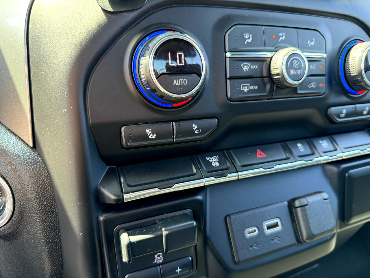 Used 2021 Chevrolet Silverado 3500 LT w/ Convenience Package image 22