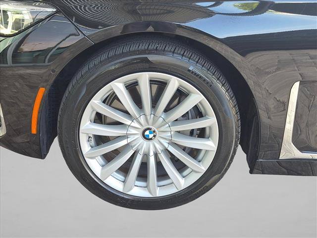 Used 2020 BMW 740i RWD image 23