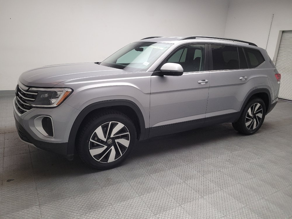 Used 2024 Volkswagen Atlas SE FWD image 2