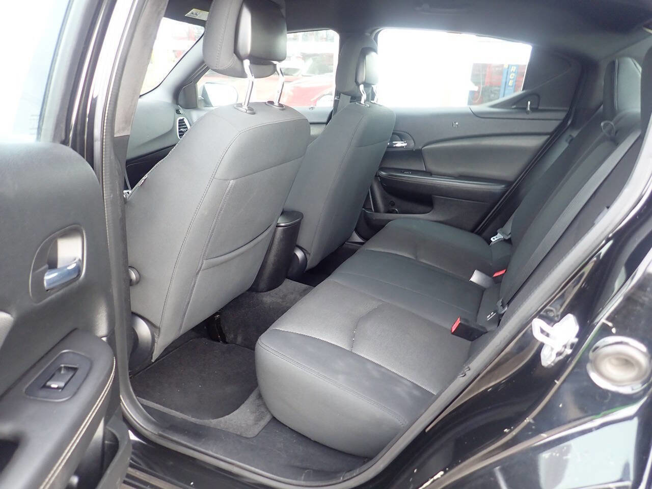 Used 2013 Dodge Avenger SE FWD image 12