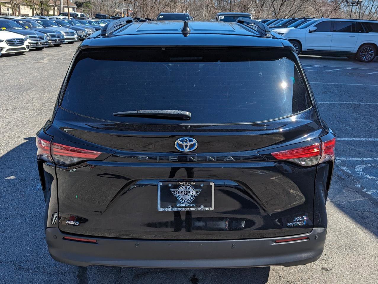 Used 2021 Toyota Sienna XLE image 8